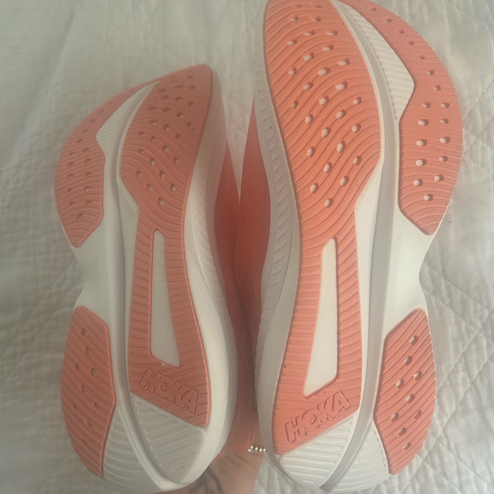Hoka Mach 6
Never worn - Picture 2 of 3